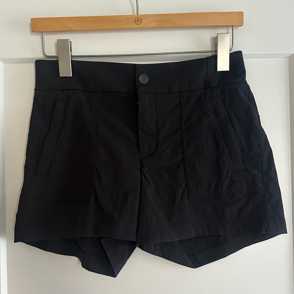 Athleta Trekkie Tribecca Shorts Size 2 - Picture 3 of 9